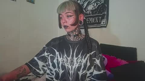 Snapshot of d3m0ny0_0 chatting on April 2026 06:40:01 AM d3m0ny0_0 online show from April 2026 06:40:01 AM