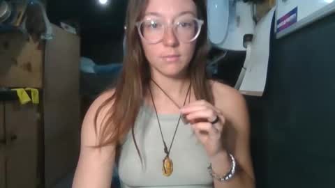 Snapshot of d3sert_moon chatting on December 2025 09:08:02 PM d3sert_moon online show from December 2025 09:08:02 PM