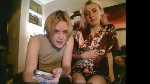 Snapshot of d_and_dean chatting on December 2025 05:45:02 AM d_and_dean online show from December 2025 05:45:02 AM