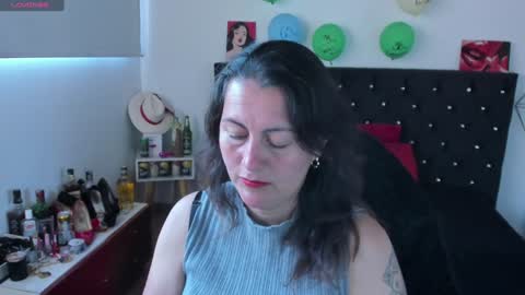 Mia  online show from February 2025 12:48:02 PM