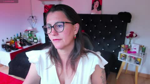 Mia  online show from February 2025 03:30:02 PM