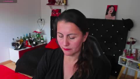 Mia  online show from February 2025 07:45:02 PM