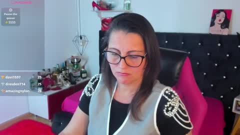 Mia  online show from March 2025 06:11:02 PM