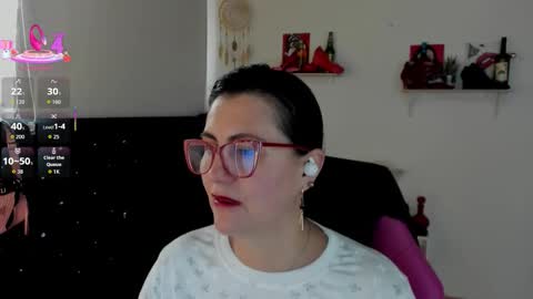 Mia  online show from September 2025 12:06:01 PM