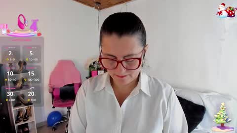 Mia  online show from December 2025 11:38:02 AM