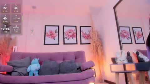 Daniela  online show from October 2025 12:01:02 PM