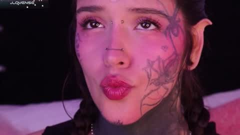 Snapshot of daarlene chatting on February 2025 05:45:01 PM Darlene online show from February 2025 05:45:01 PM