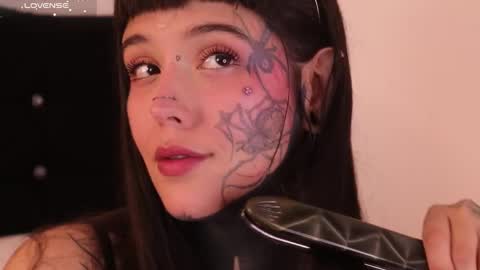 Snapshot of daarlene chatting on February 2025 01:34:01 AM Darlene online show from February 2025 01:34:01 AM