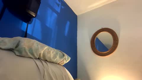 Jewbb online show from November 2025 10:33:02 PM