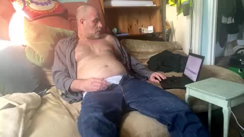 Snapshot of dadbodlondon chatting on April 2026 08:59:02 AM dadbodlondon online show from April 2026 08:59:02 AM