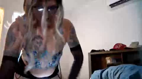 Snapshot of daddy69sx77 chatting on March 2026 05:35:01 PM Kasey Xdresser online show from March 2026 05:35:01 PM