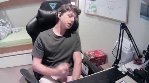 Snapshot of daddy__desires chatting on April 2026 08:06:02 AM daddy__desires online show from April 2026 08:06:02 AM