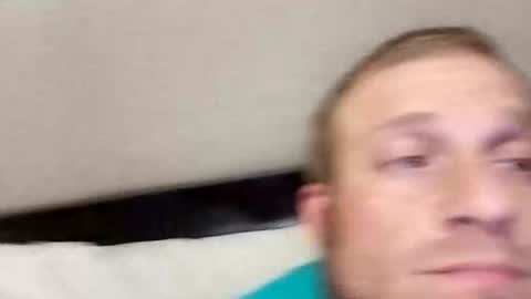 Snapshot of daddydeeevooo chatting on April 2026 04:19:01 AM daddydeeevooo online show from April 2026 04:19:01 AM