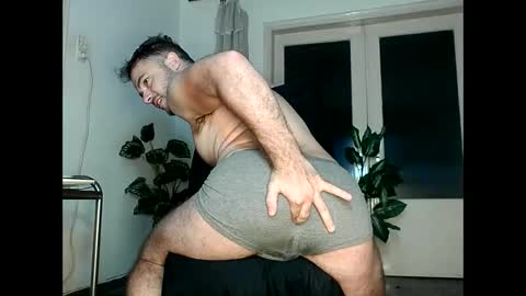 Snapshot of daddyfeet29 chatting on September 2025 09:47:02 AM Greekboy28 online show from September 2025 09:47:02 AM
