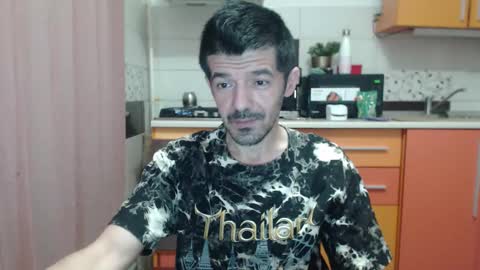 Snapshot of daddynextdoor86 chatting on December 2025 05:35:02 AM daddynextdoor86 online show from December 2025 05:35:02 AM