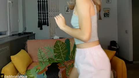 Snapshot of daddyonlyloveme chatting on September 2025 08:20:02 PM Zoe online show from September 2025 08:20:02 PM