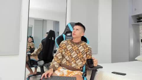 Snapshot of daddyrich4u chatting on October 2025 01:42:02 AM daddyrich4u online show from October 2025 01:42:02 AM