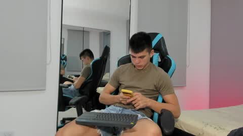 Snapshot of daddyrich4u chatting on May 2026 01:44:01 AM daddyrich4u online show from May 2026 01:44:01 AM