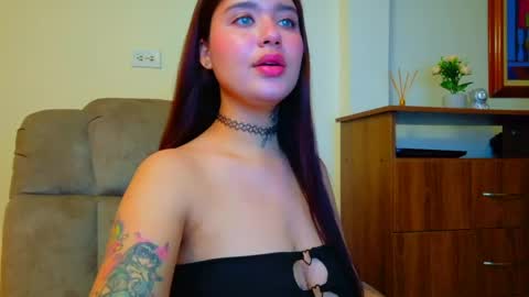 Snapshot of daddys_little_secrett chatting on June 2026 02:58:01 AM Valen online show from June 2026 02:58:01 AM