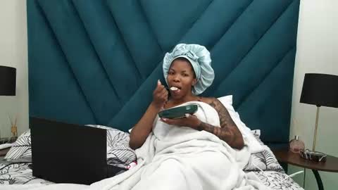 Snapshot of daddyslittleebony chatting on June 2026 06:55:02 AM daddyslittleebony online show from June 2026 06:55:02 AM