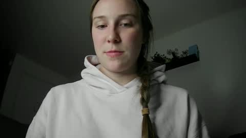Snapshot of daddysssgoodgirl chatting on April 2026 06:27:01 AM daddys good girl online show from April 2026 06:27:01 AM