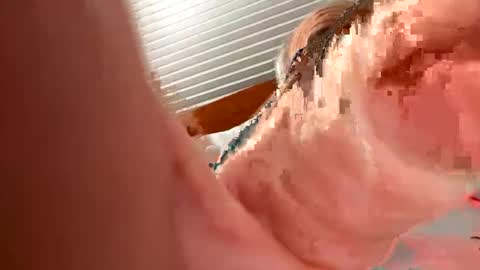 Snapshot of daddyweis chatting on April 2026 03:02:01 AM daddyweis online show from April 2026 03:02:01 AM