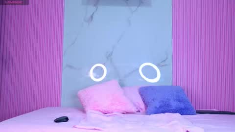 Dafne  online show from November 2025 02:38:02 PM