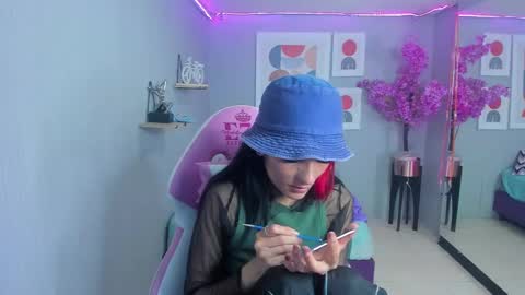 dafne huges online show from January 2025 10:46:02 PM