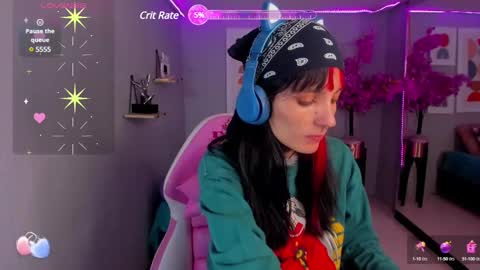 dafne huges online show from February 2025 12:35:02 PM