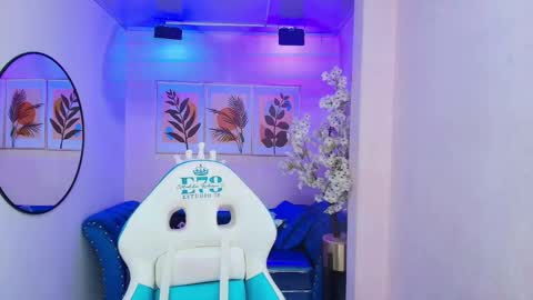 dafne huges online show from October 2025 07:43:01 PM