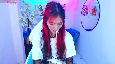 dafne huges online show from December 2025 07:34:02 PM