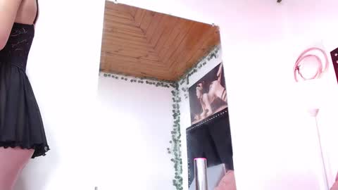 dafne_quenn online show from February 2025 12:32:01 PM