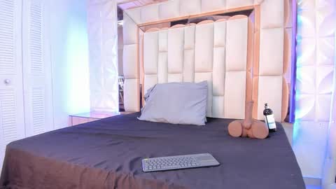 Dafnee online show from November 2025 12:27:02 PM