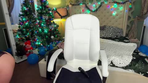 Snapshot of dafni_mon chatting on January 2025 12:55:01 PM Dafni Mon online show from January 2025 12:55:01 PM