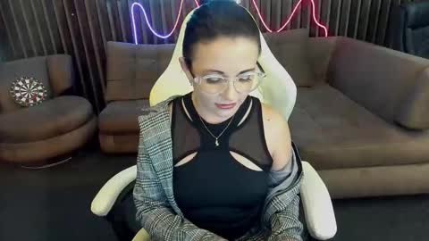 Snapshot of dafni_mon chatting on September 2025 05:42:01 AM Dafni Mon online show from September 2025 05:42:01 AM