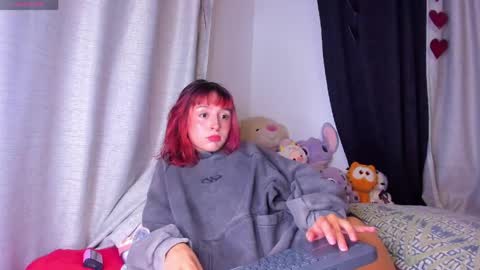 Snapshot of dafnne__hall chatting on May 2026 02:29:01 AM Dafnne online show from May 2026 02:29:01 AM