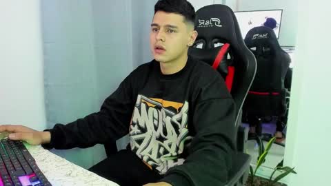 my name is Jhon and I live in colombia online show from November 2025 04:11:02 AM