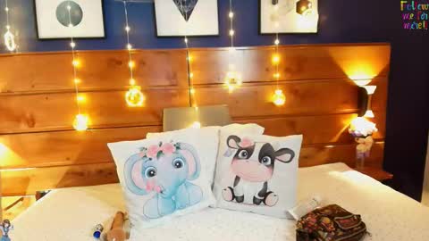  Dahiana  online show from November 2025 08:41:01 PM