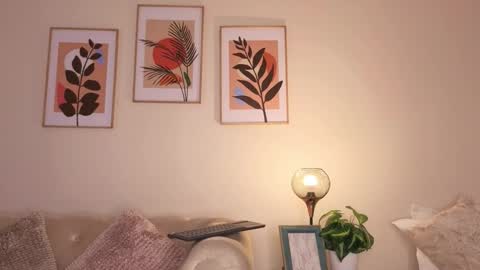 Dahiann Walcott online show from February 2026 04:02:01 PM