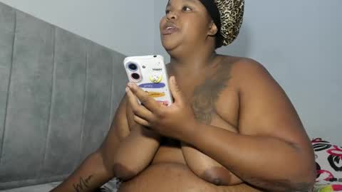 Snapshot of dahianajoss chatting on December 2024 09:39:01 AM Ebony Sex Dahian online show from December 2024 09:39:01 AM