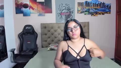 dahianncollins online show from October 2025 01:18:02 PM