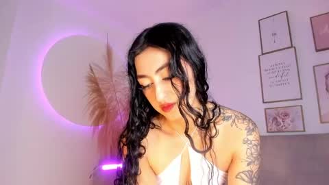 Snapshot of dahlia_cortes chatting on May 2026 02:33:01 PM online show from May 2026 02:33:01 PM