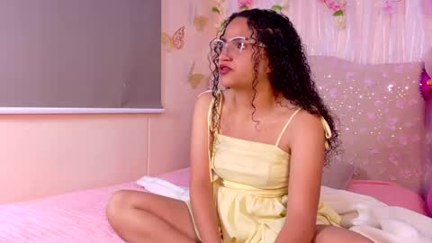 Snapshot of dahliabrowniee chatting on April 2026 04:35:01 AM Dahli online show from April 2026 04:35:01 AM