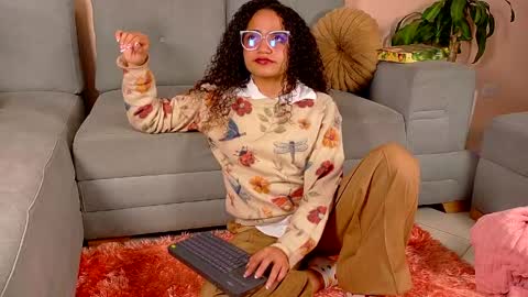 Snapshot of dahliabrowniee chatting on April 2026 12:56:01 AM Dahli online show from April 2026 12:56:01 AM