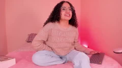 Snapshot of dahliabrowniee chatting on June 2026 06:19:02 AM Dahli online show from June 2026 06:19:02 AM