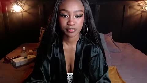 DAHYAN online show from November 2025 02:18:02 PM