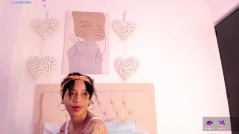 Snapshot of daiana_curly chatting on February 2025 12:01:02 PM Daiana online show from February 2025 12:01:02 PM