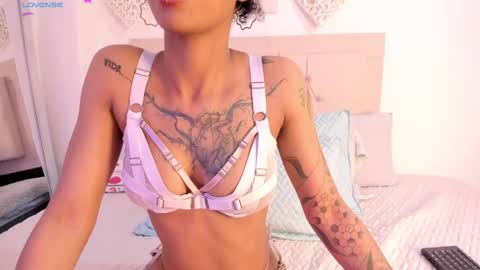 Snapshot of daiana_curly chatting on February 2025 03:05:01 PM Daiana online show from February 2025 03:05:01 PM