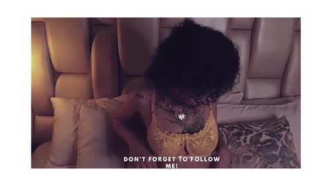 Snapshot of daiana_curly chatting on March 2025 10:20:01 PM Daiana online show from March 2025 10:20:01 PM