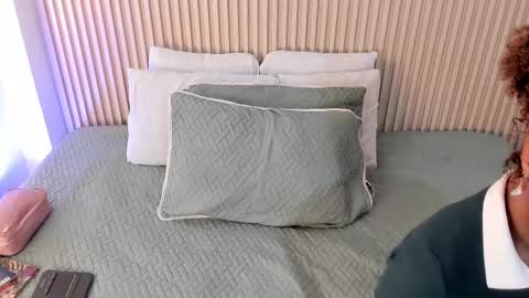 Snapshot of daiana_curly chatting on September 2025 08:11:02 PM Daiana online show from September 2025 08:11:02 PM